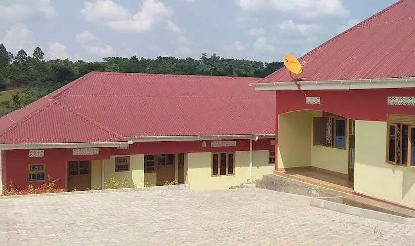 مُتل Hoima Breeze