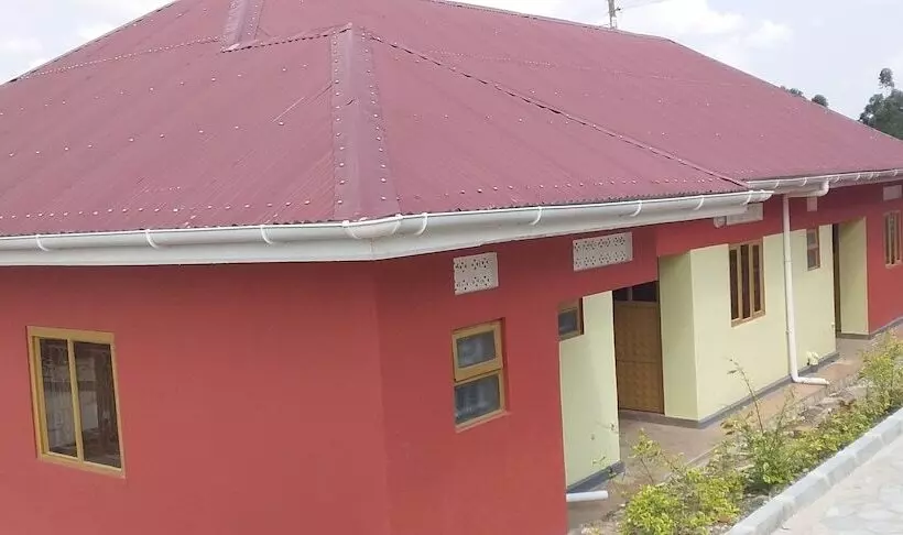 مُتل Hoima Breeze