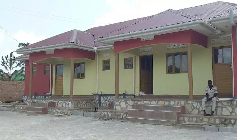 مُتل Hoima Breeze