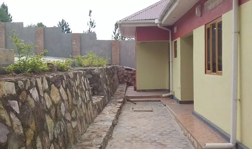 مُتل Hoima Breeze