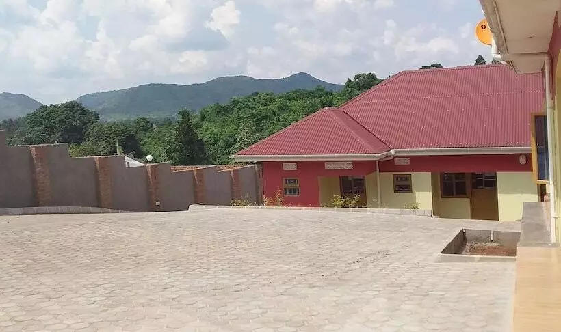 مُتل Hoima Breeze