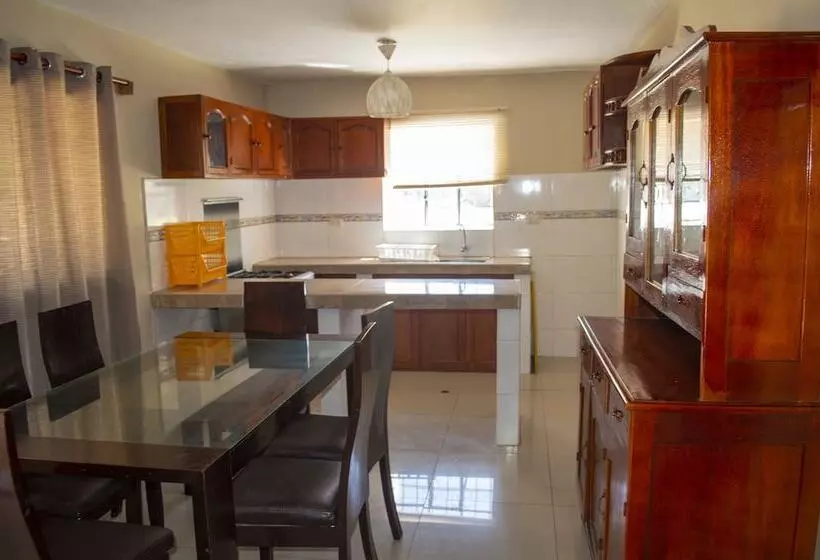 پانسیون Pirwa Urubamba Eco Hostel