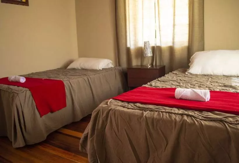 پانسیون Pirwa Urubamba Eco Hostel