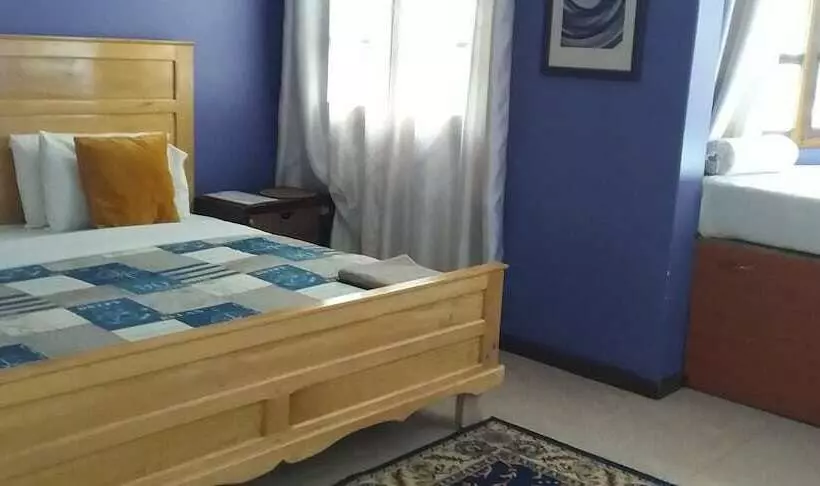 استراحتگاه The Estate Ebwerenga