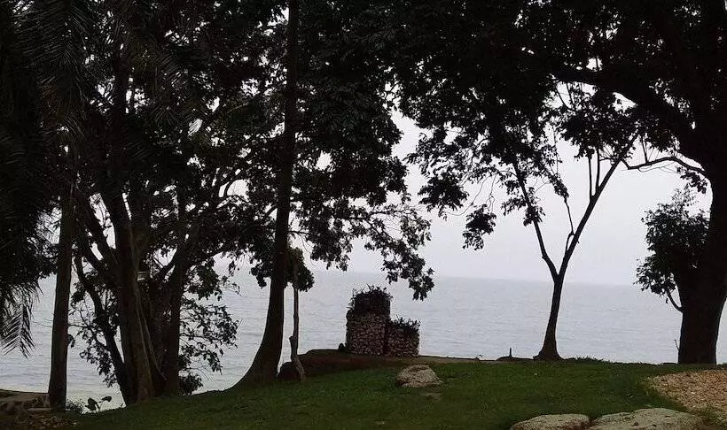 استراحتگاه The Estate Ebwerenga
