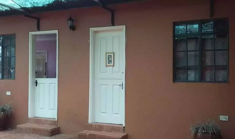 استراحتگاه The Estate Ebwerenga