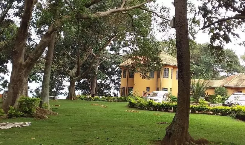 استراحتگاه The Estate Ebwerenga