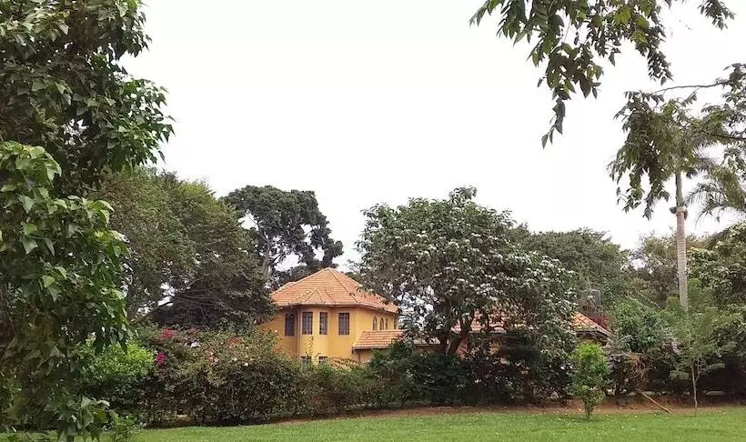 استراحتگاه The Estate Ebwerenga