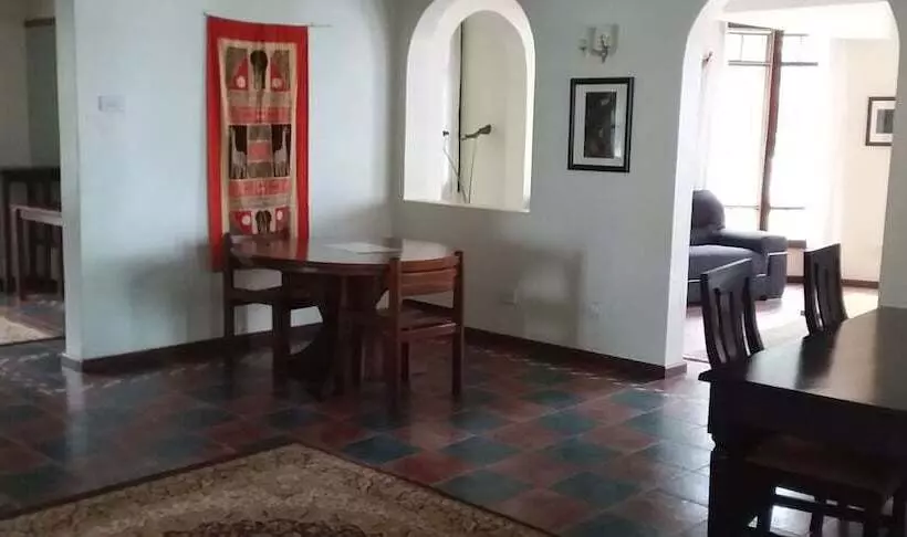 استراحتگاه The Estate Ebwerenga