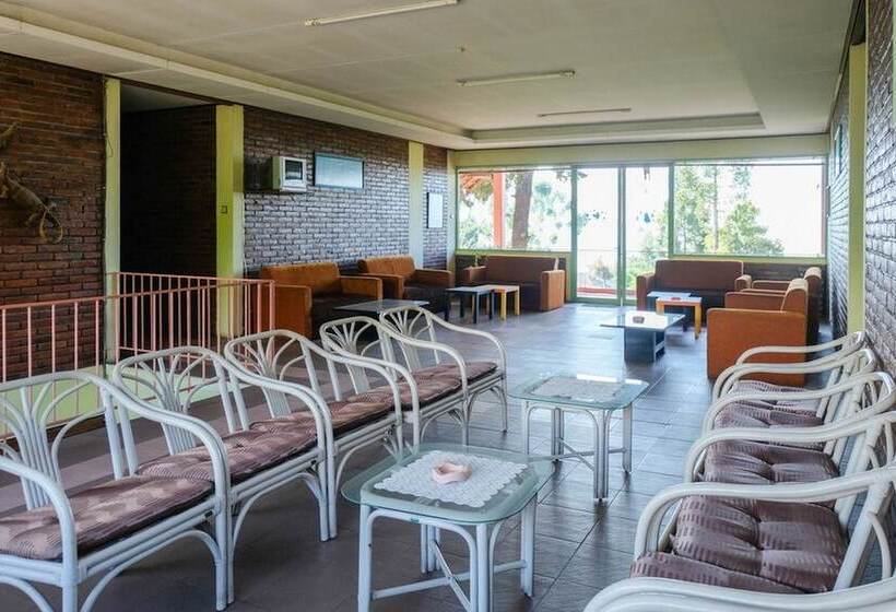 Hotelli Reddoorz Syariah Near Kopeng Treetop Adventure