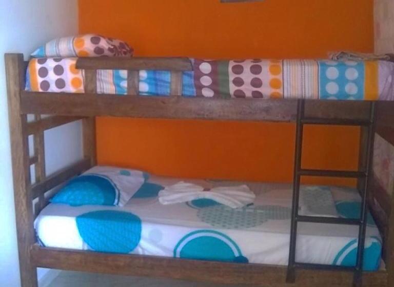 پانسیون Hostal Kumbaya