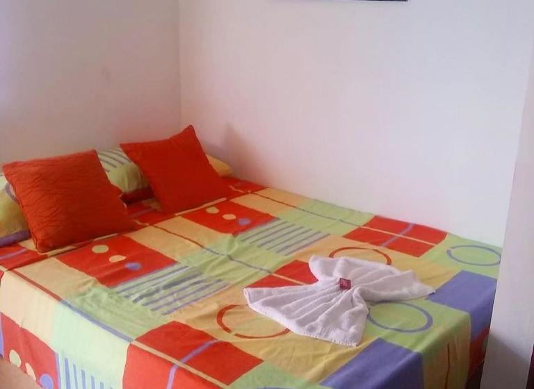 پانسیون Hostal Kumbaya