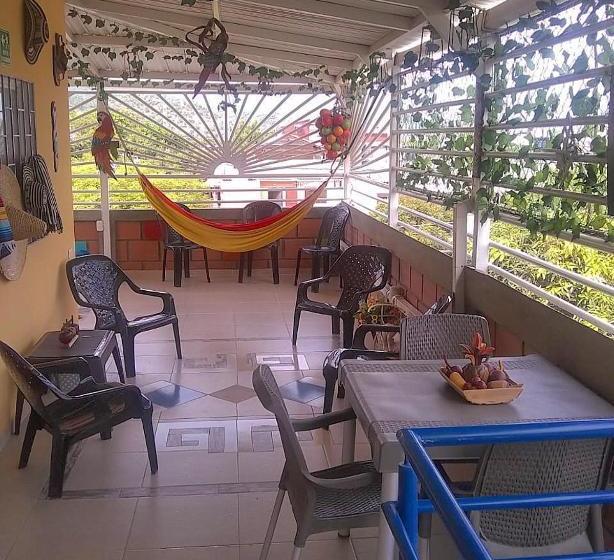 پانسیون Hostal Kumbaya