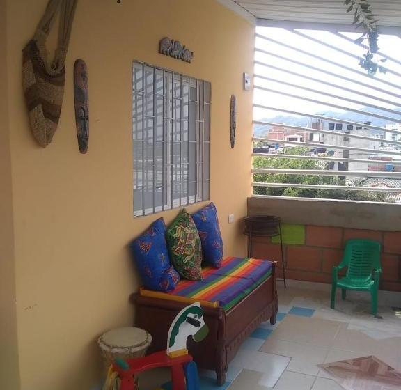 پانسیون Hostal Kumbaya