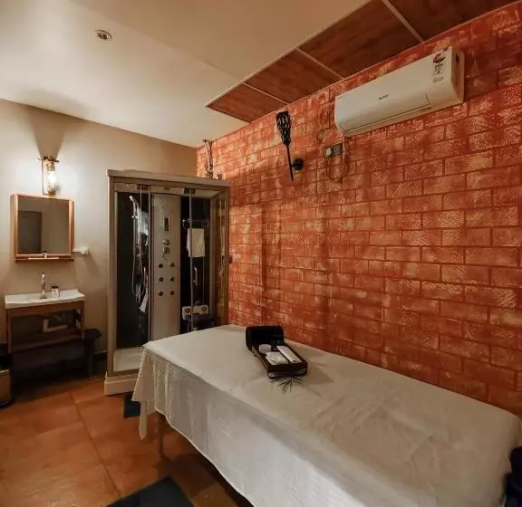 The Summer House, Pachmarhi   Am Hotel Kollection