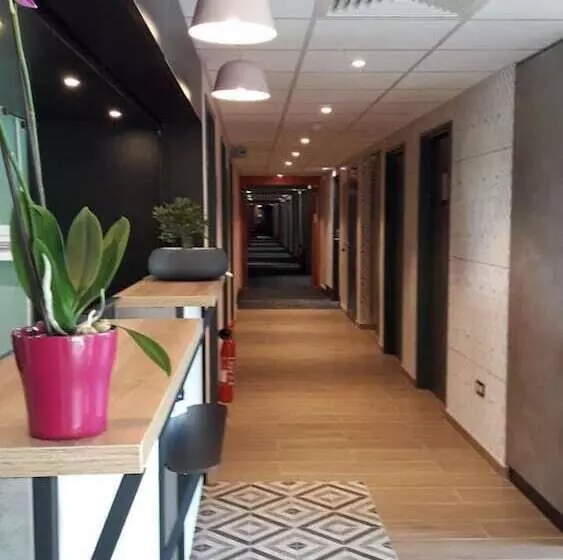 B&b Hotel Igny Palaiseau