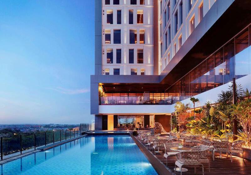 ホテル Movenpick Surabaya City