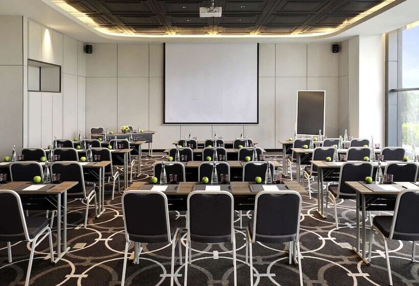 ホテル Movenpick Surabaya City