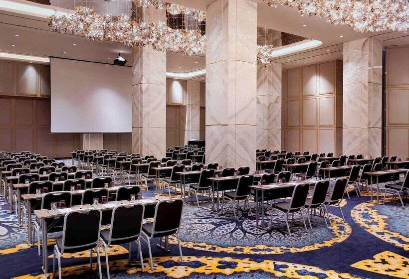 ホテル Movenpick Surabaya City