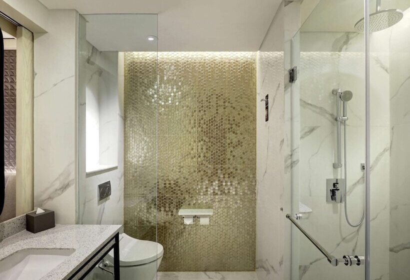 ホテル Movenpick Surabaya City