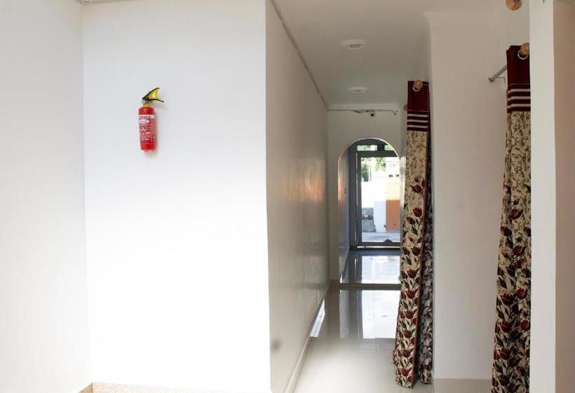 Spot On 45411 Habak Resort