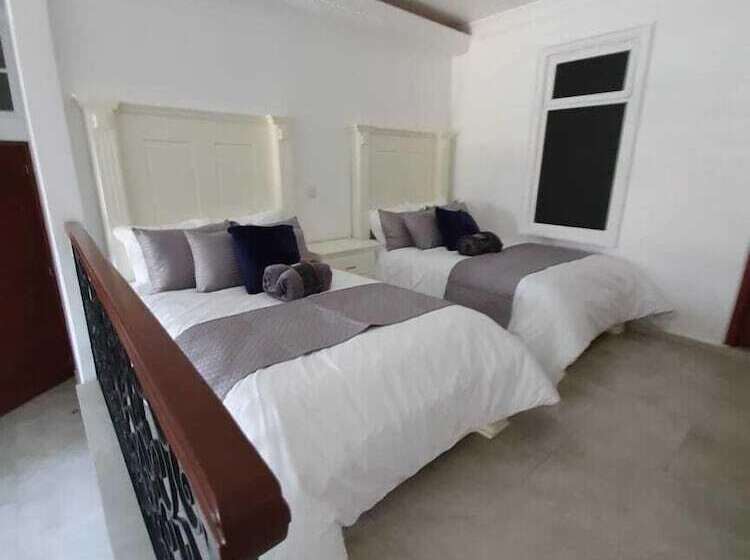 فندق Estancia Real