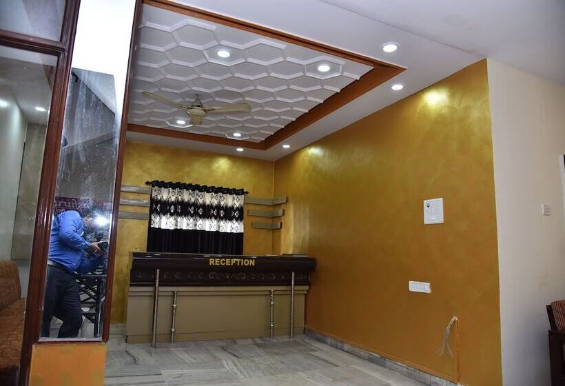 هتل Galaxy Imperial Aurangabad