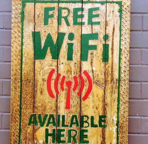 Отель Yoron Tandy House