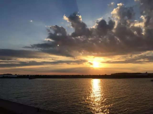 Django Hostel & Lounge