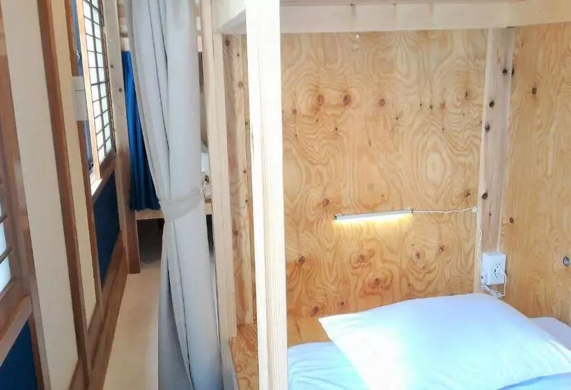 Django Hostel & Lounge