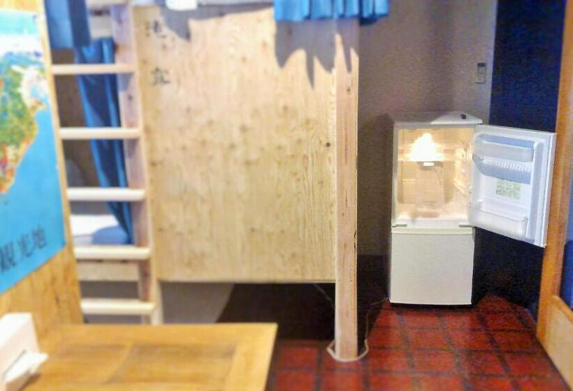 Django Hostel & Lounge