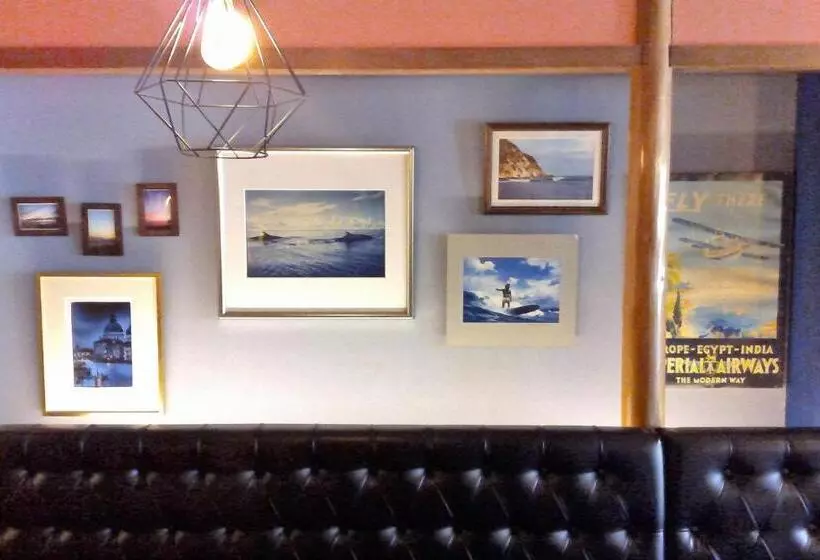 Django Hostel & Lounge