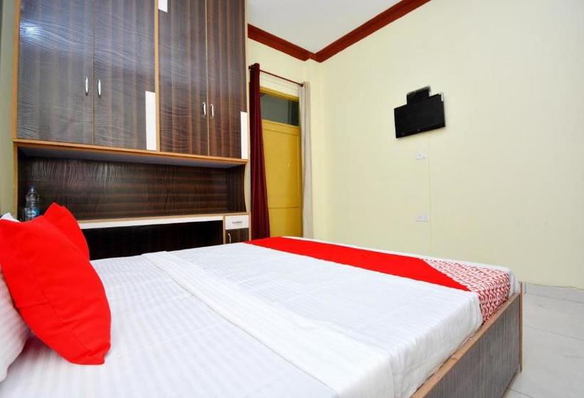 בית מלון כפרי Oyo 40306 White House