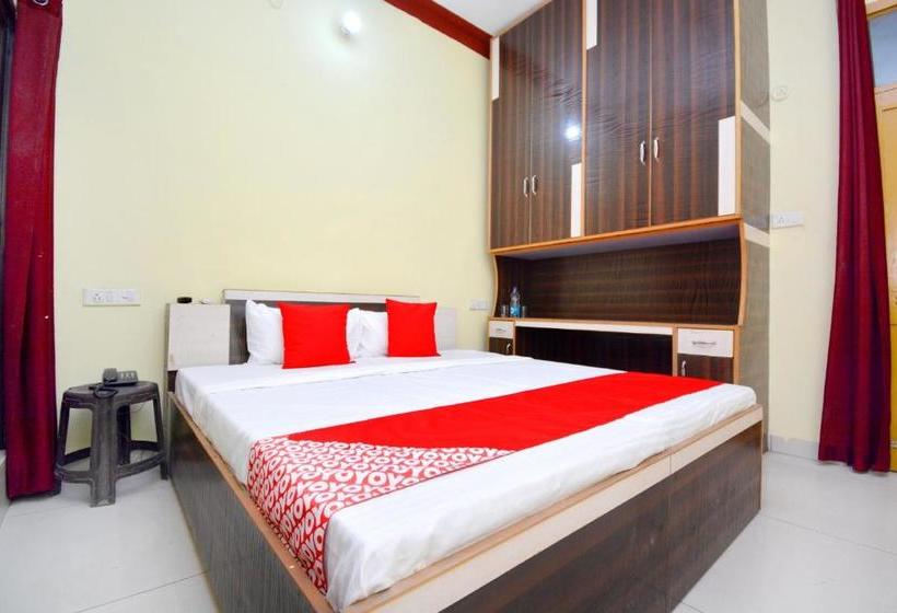 בית מלון כפרי Oyo 40306 White House