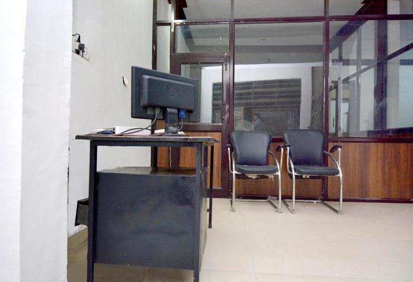 בית מלון כפרי Oyo 40306 White House