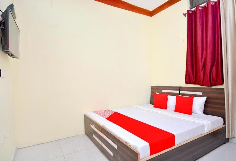 בית מלון כפרי Oyo 40306 White House