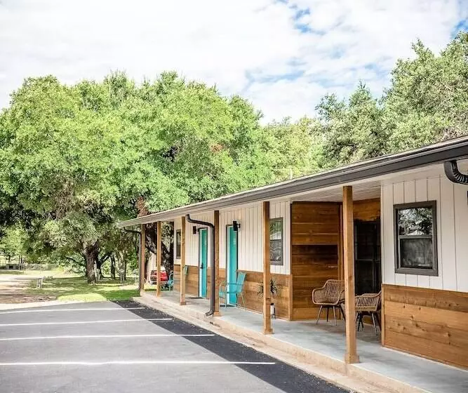 Hotelli Stonewall Motor Lodge