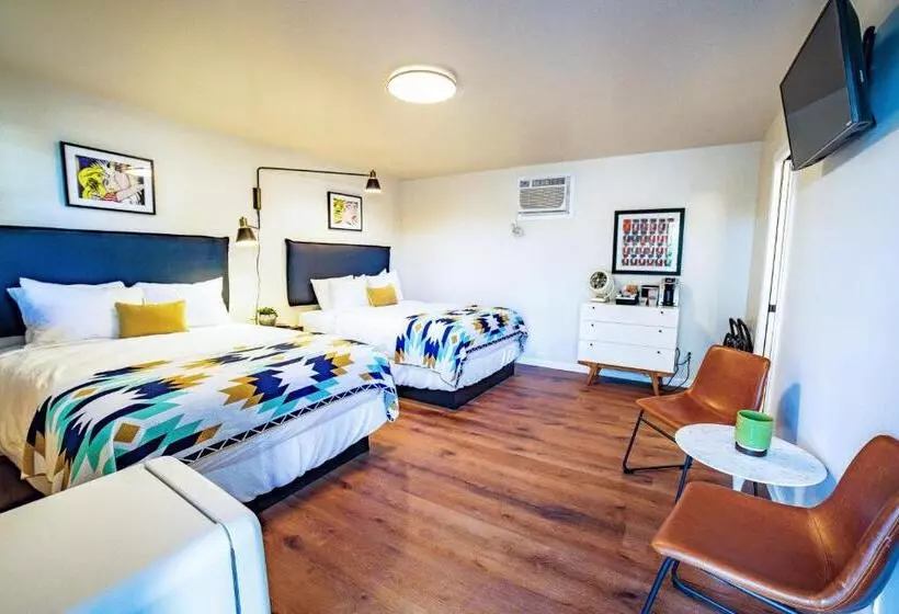 Hotelli Stonewall Motor Lodge