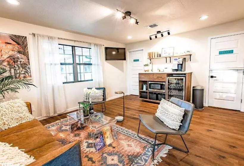 Hotelli Stonewall Motor Lodge