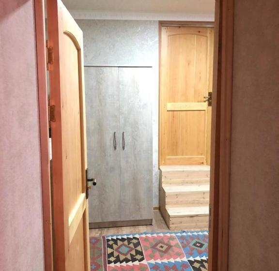 پانسیون Boutique Alisher