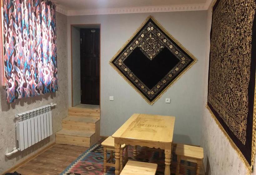 پانسیون Boutique Alisher