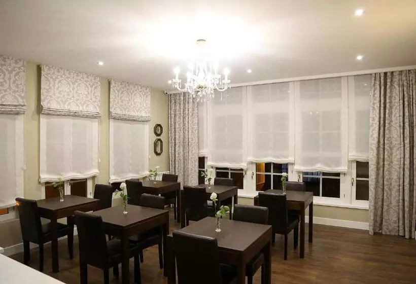 ペンション Vía Xix