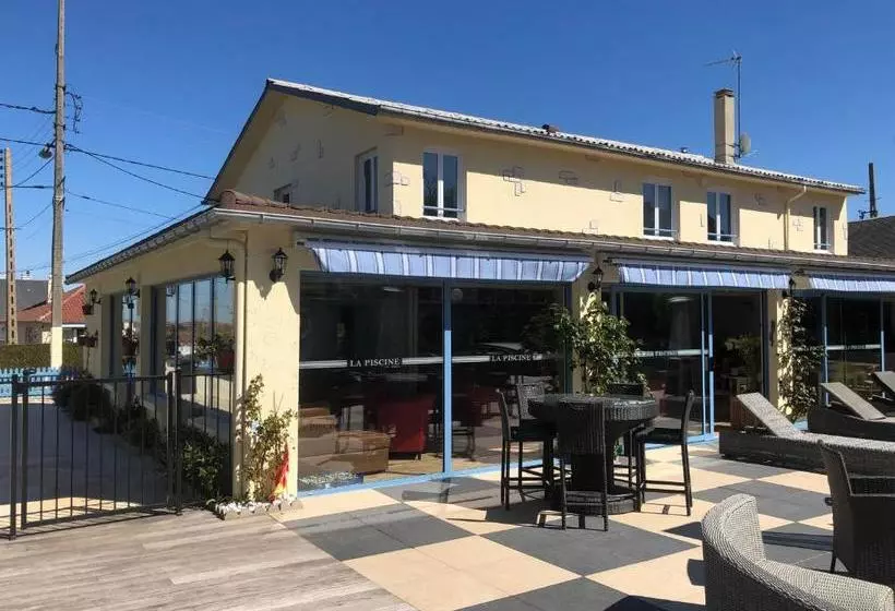 ホテル La Piscine