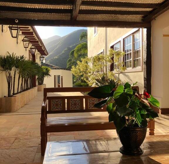 هتل Recanto Do Ouro