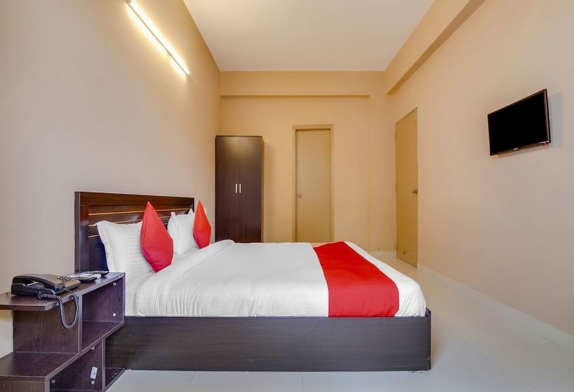 Hotell Oyo Flagship 39299 Aqualura