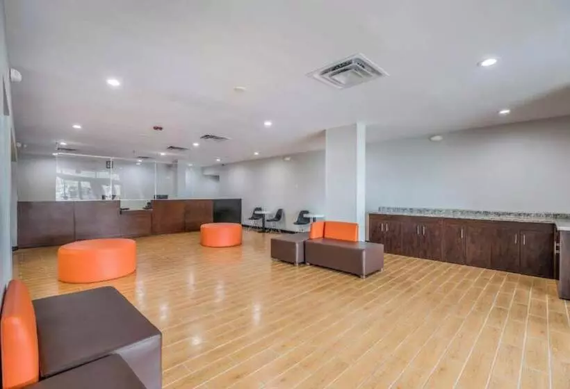 OYO Hotel Orlando Airport