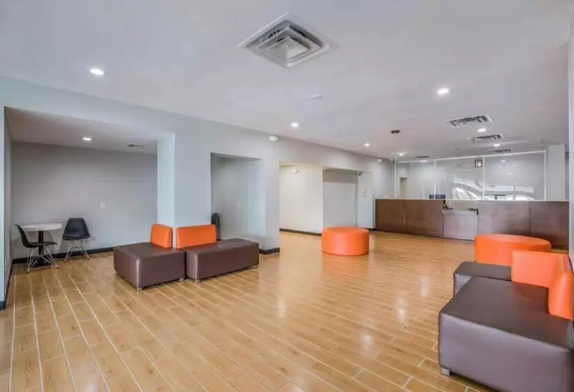 OYO Hotel Orlando Airport