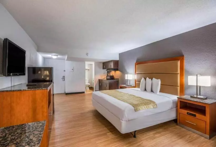 OYO Hotel Orlando Airport