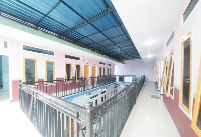 Pensione Reddoorz Syariah Near Mall Roxy Banyuwangi 2