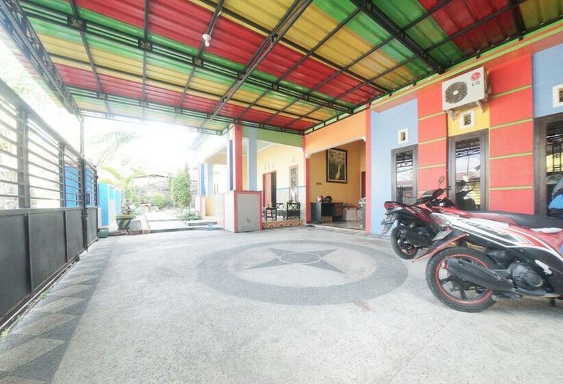 Pensione Reddoorz Syariah Near Mall Roxy Banyuwangi 2